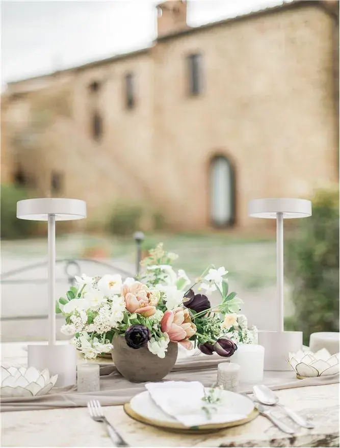 Venkovní stolní lampa FUMO bílý hliník a akryl LED