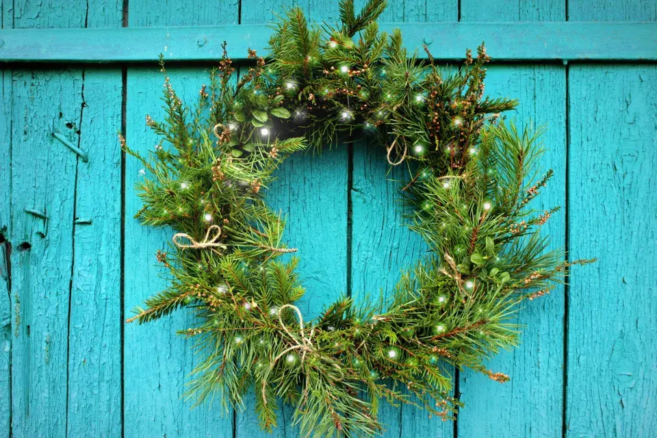 Závěsný věnec na dveře
