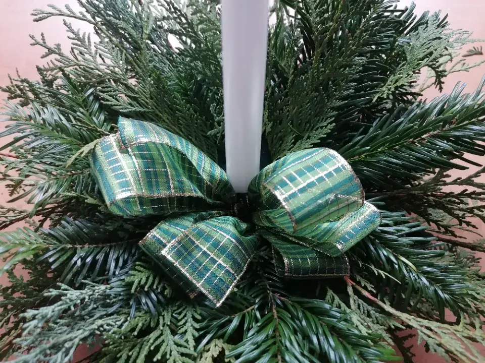 Detail mašle a svíčky