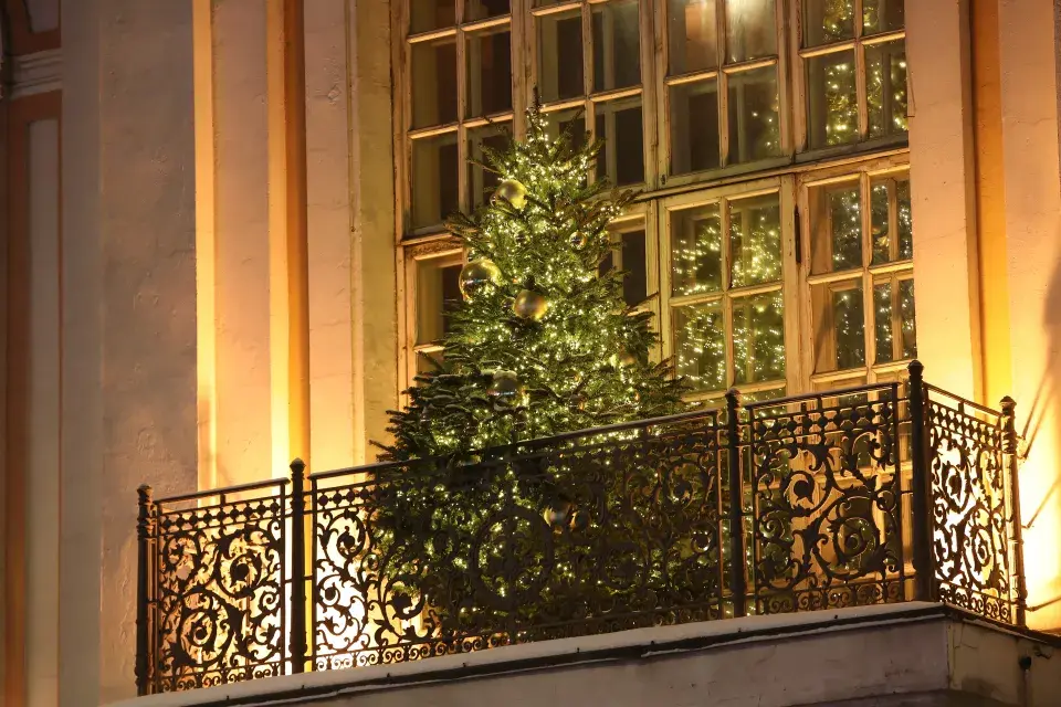 Vánoční stromeček na balkoně