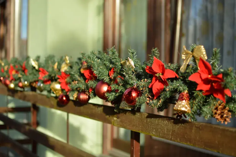 Vánoční dekorace balkonu