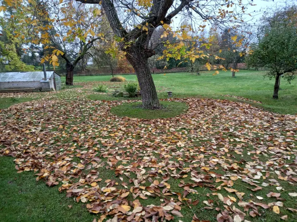 Návštěva rodné zahrady  Věry Martinové a její sestry Lenky Slavíkové