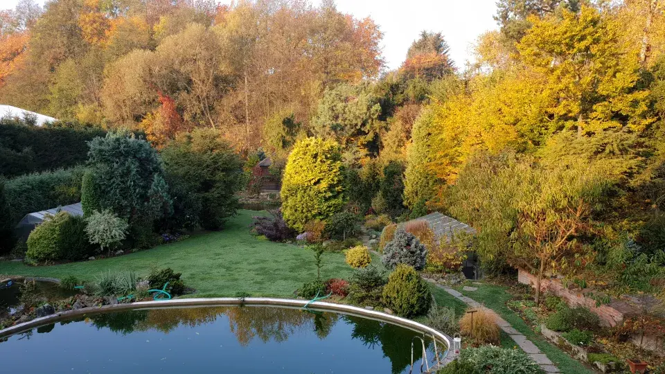 Na návštěvě zahrady u horolezce Radka Jaroše