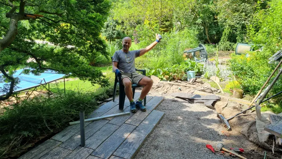 Na návštěvě zahrady u horolezce Radka Jaroše