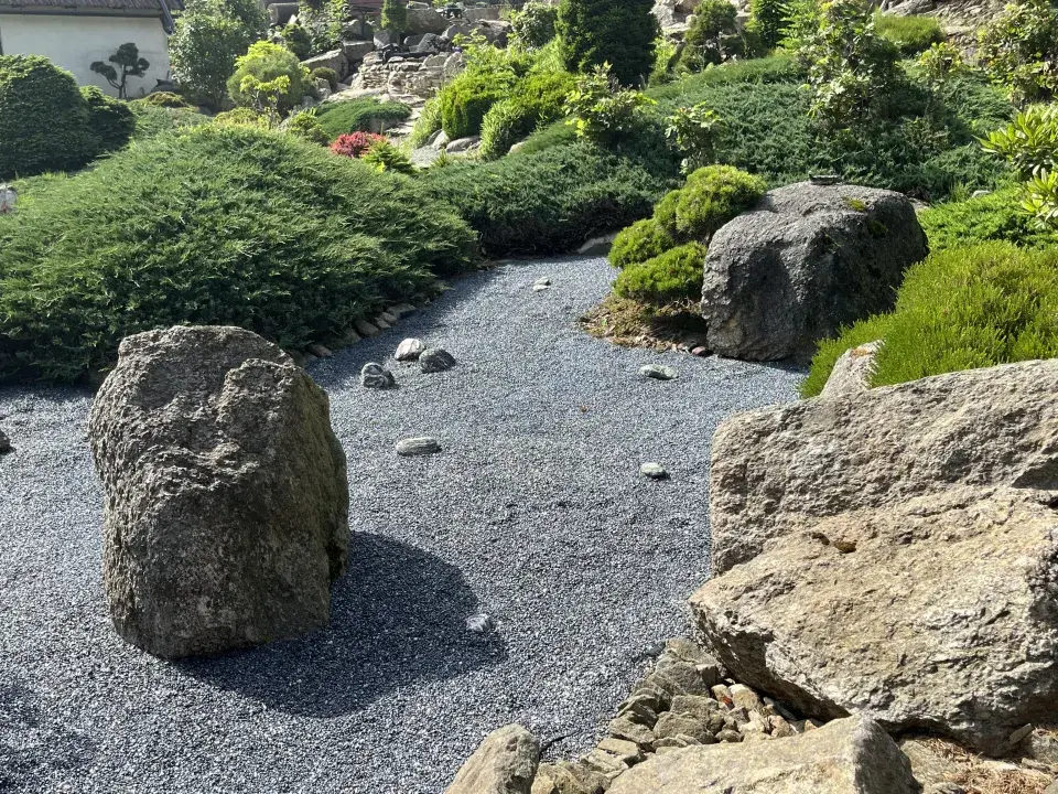 Japonská kamenná zahrada ve Sněžném na Vysočině