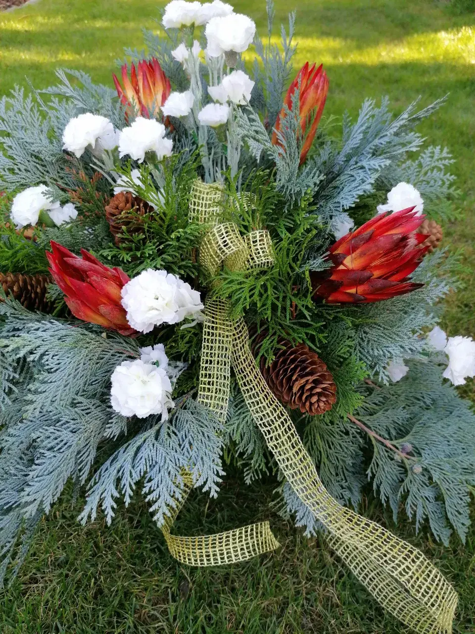 vypichovaný květináč