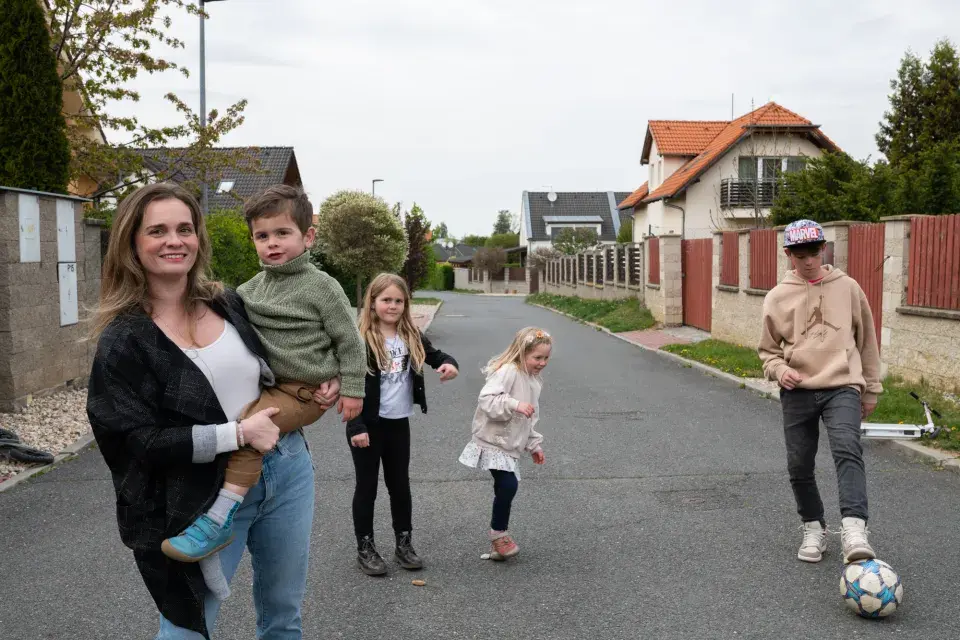 Kateřina Suchánková s dětmi.