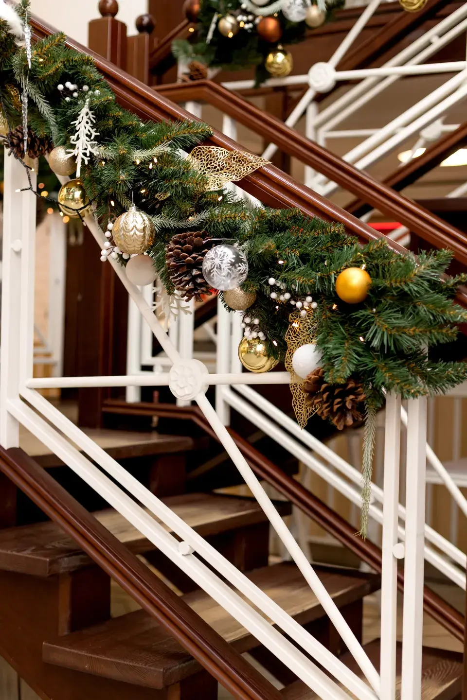 girlanda na zábradlí