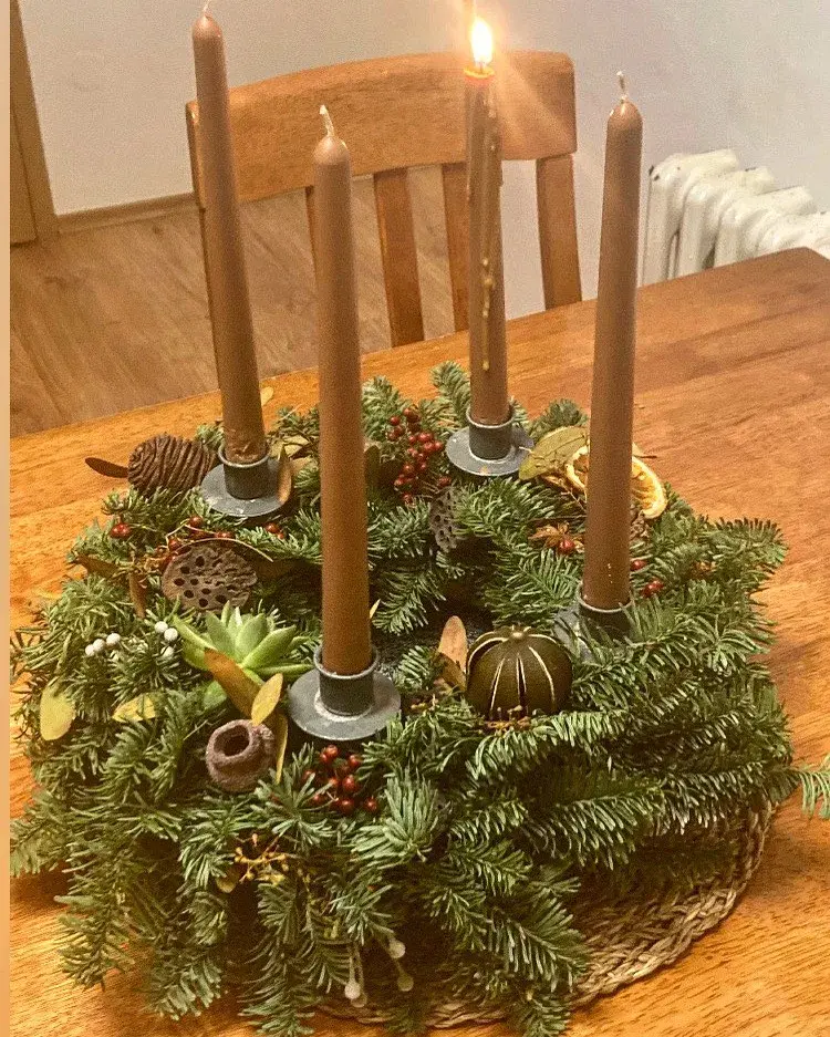 Zlatý adventní svícen se nikdy neomrzí