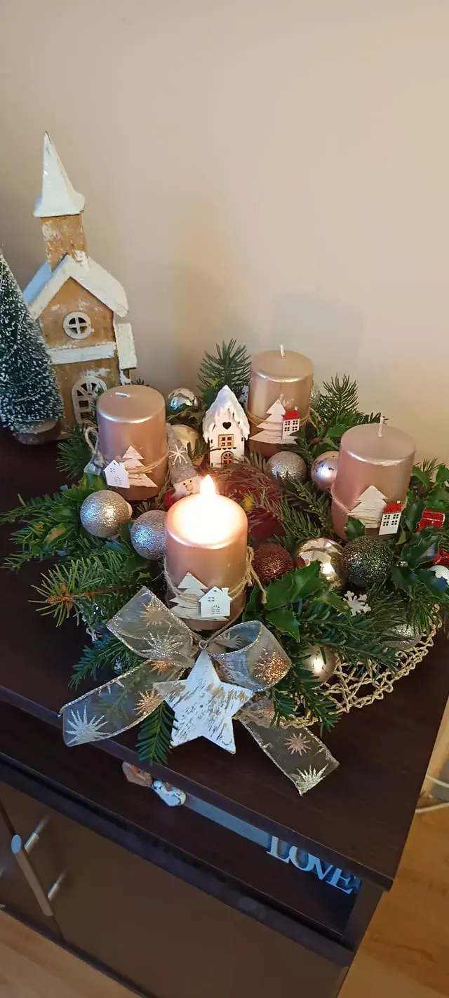 Něžný adventní věnec