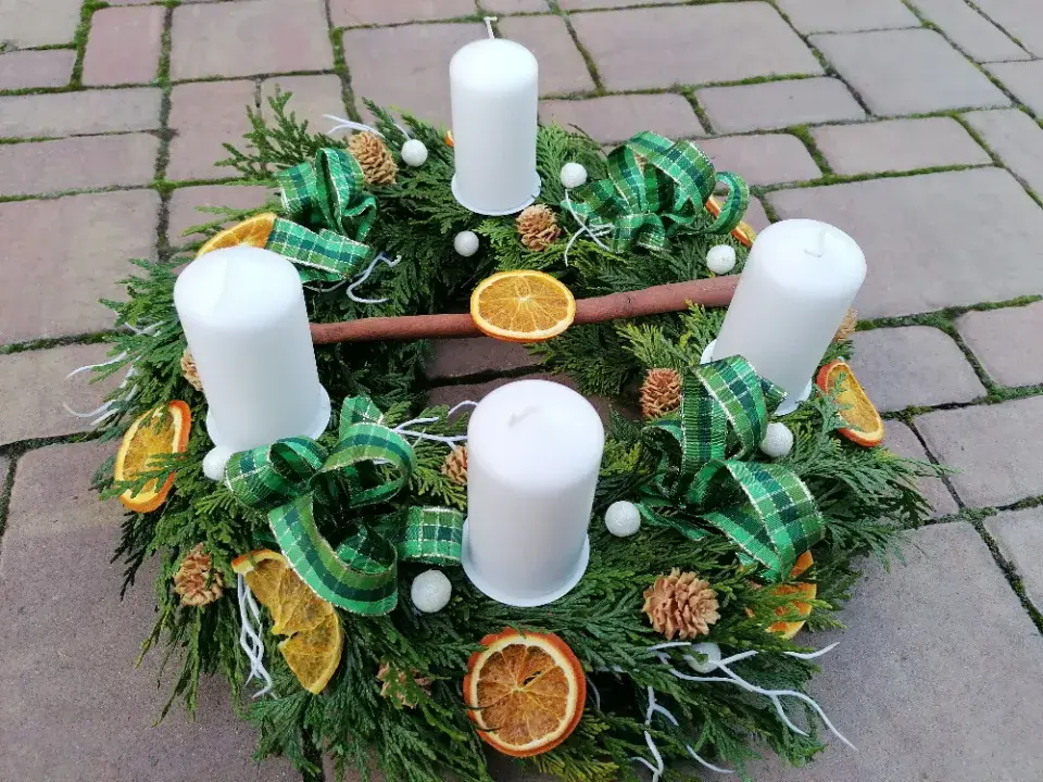 Klasický adventní věnec