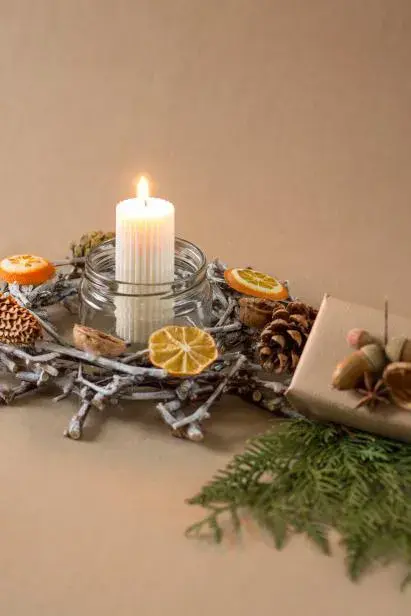 Netradiční svícen ze zavařovačky