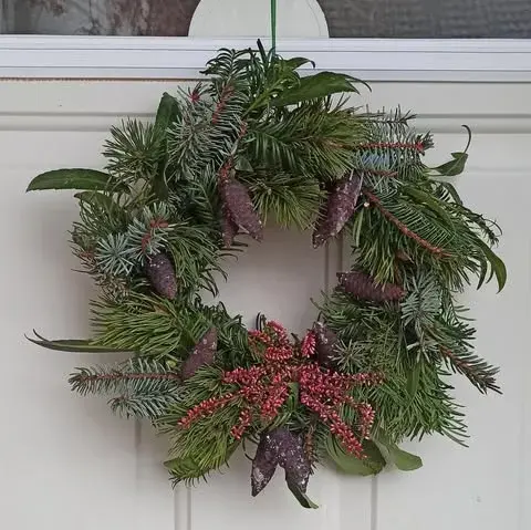 Věnec čistě jen z přírodních materiálů