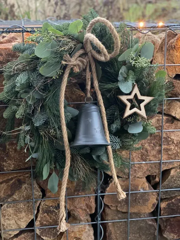 Věneček na gabionový plot