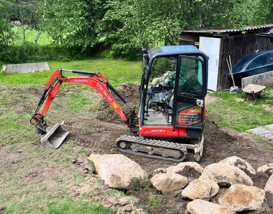 stavba skalky a schodů