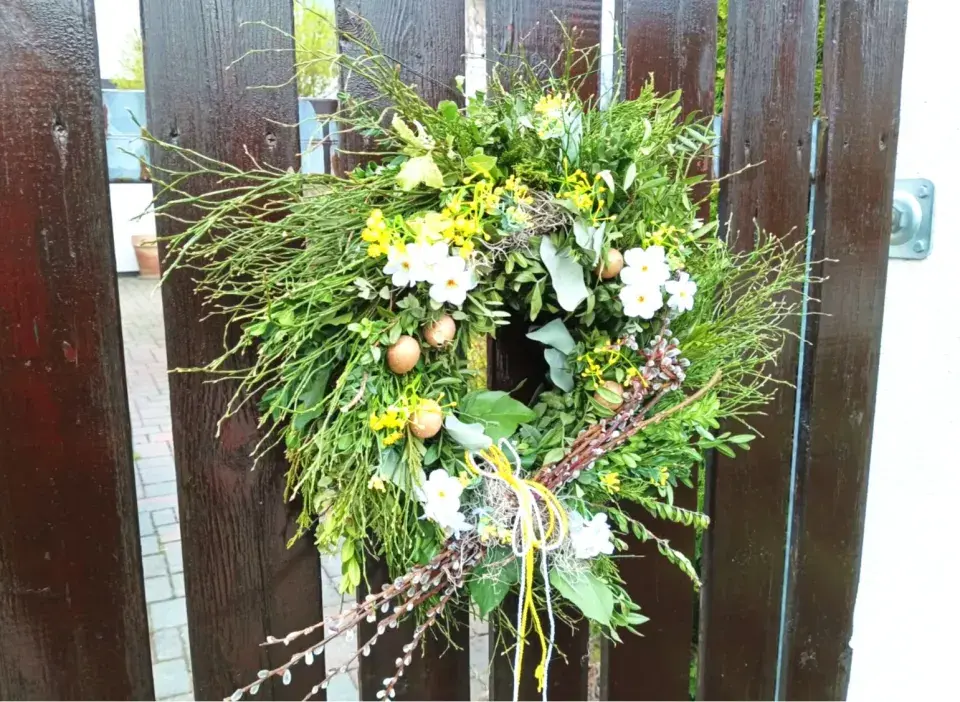 Velikonoční věnec na dveře