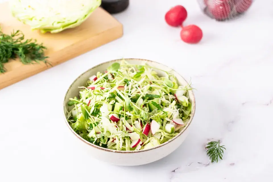Jarní salát s ředkvičkami