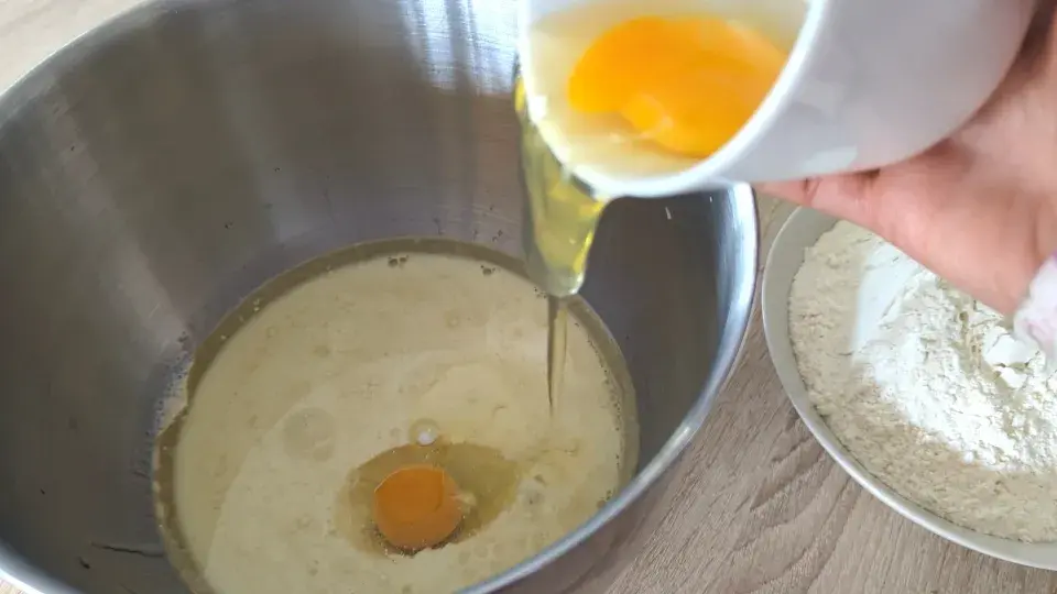 Hrníčkový recept na rebarborovou bábovku