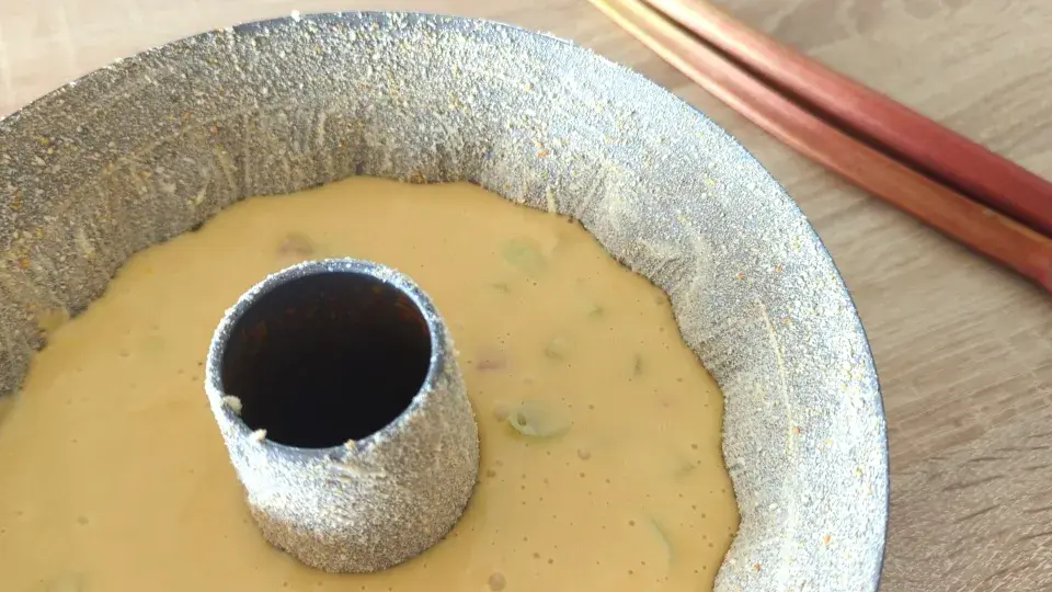 Hrníčkový recept na rebarborovou bábovku