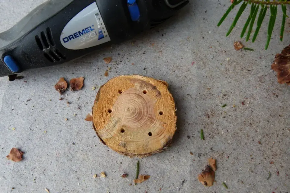 vánoční hvězda z šišek