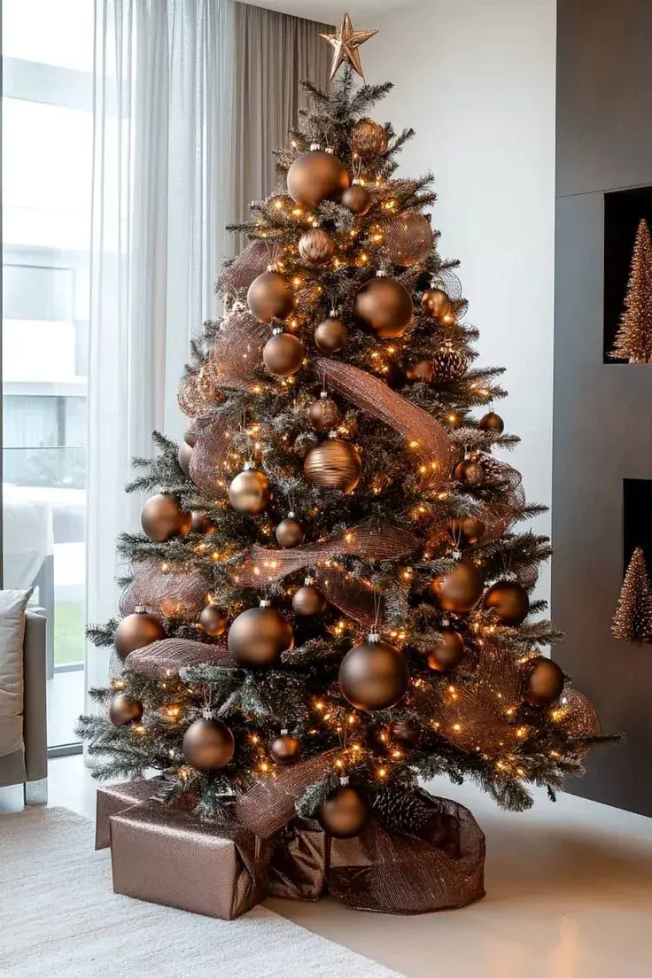 Vánoční barvy stromků pro rok 2025