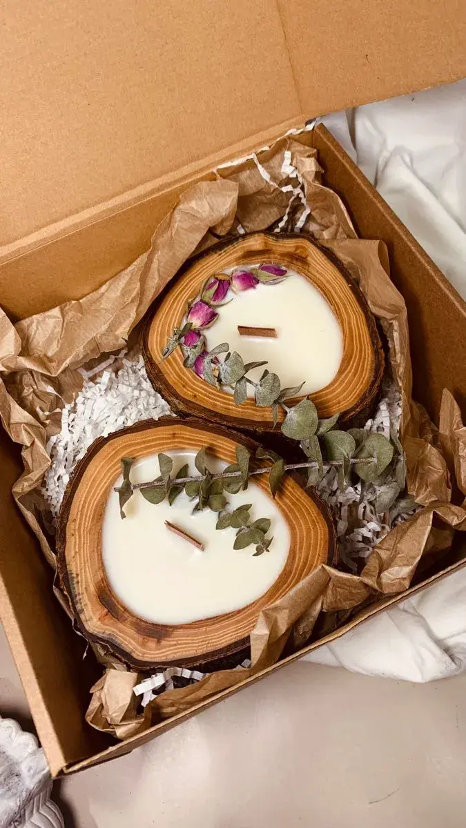 Sójové svíce ve dřevě