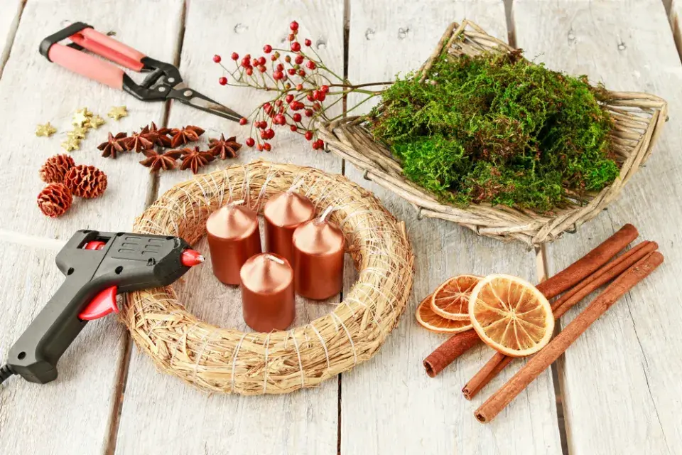 Výroba adventního věnce bez jehličí