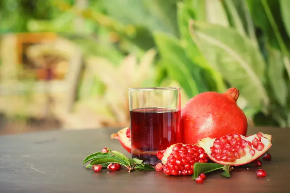 Exotické ovoce granátové jalbko