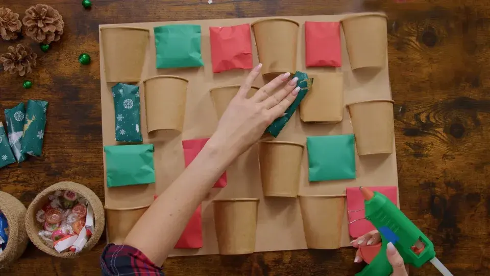 Neuvěřitelná proměna adventních kalendářů. Od křídy až po luxusní vánoční poklady