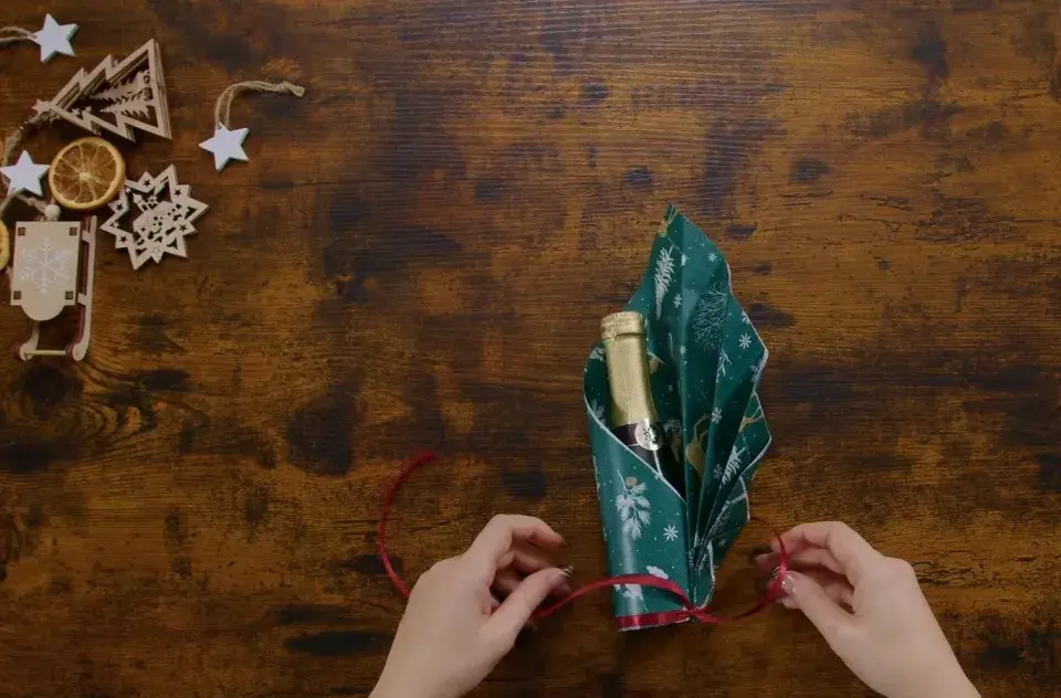 Jak zabalit lahev jako dárek