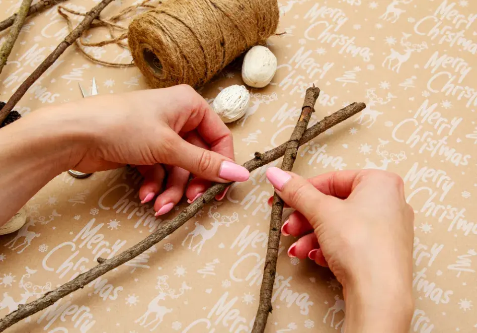 vánoční hvězda z větví