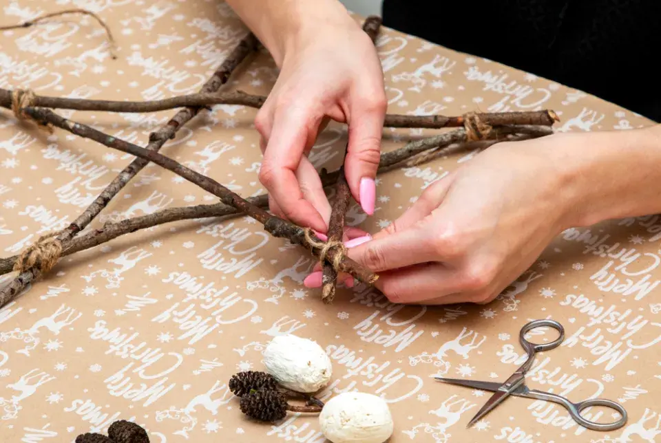 vánoční hvězda z větví