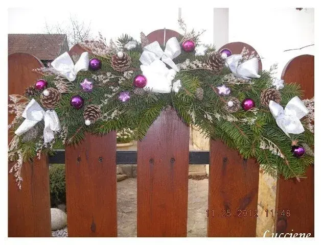 Jak odekorovat zahradu před Vánocemi?