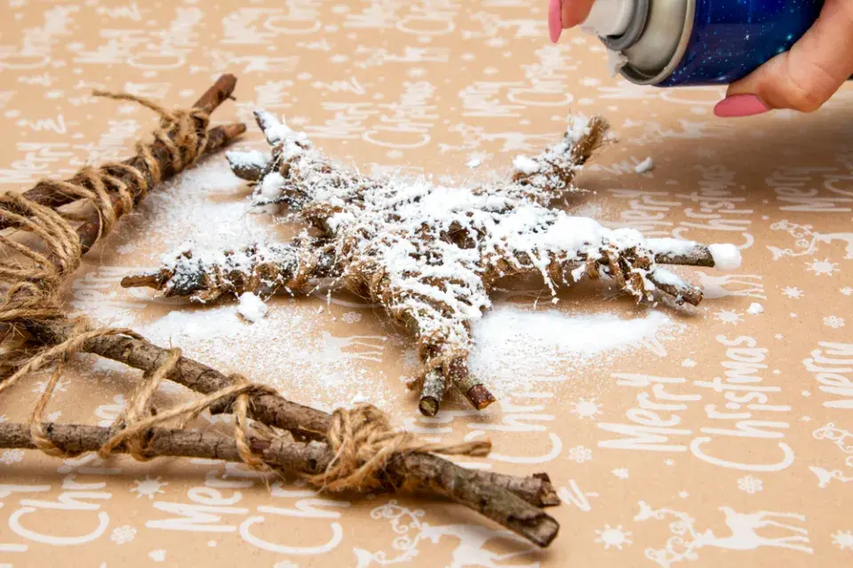 vánoční hvězda z větví