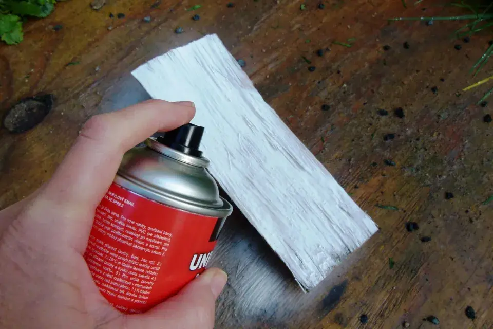 sněhulák ze dřeva