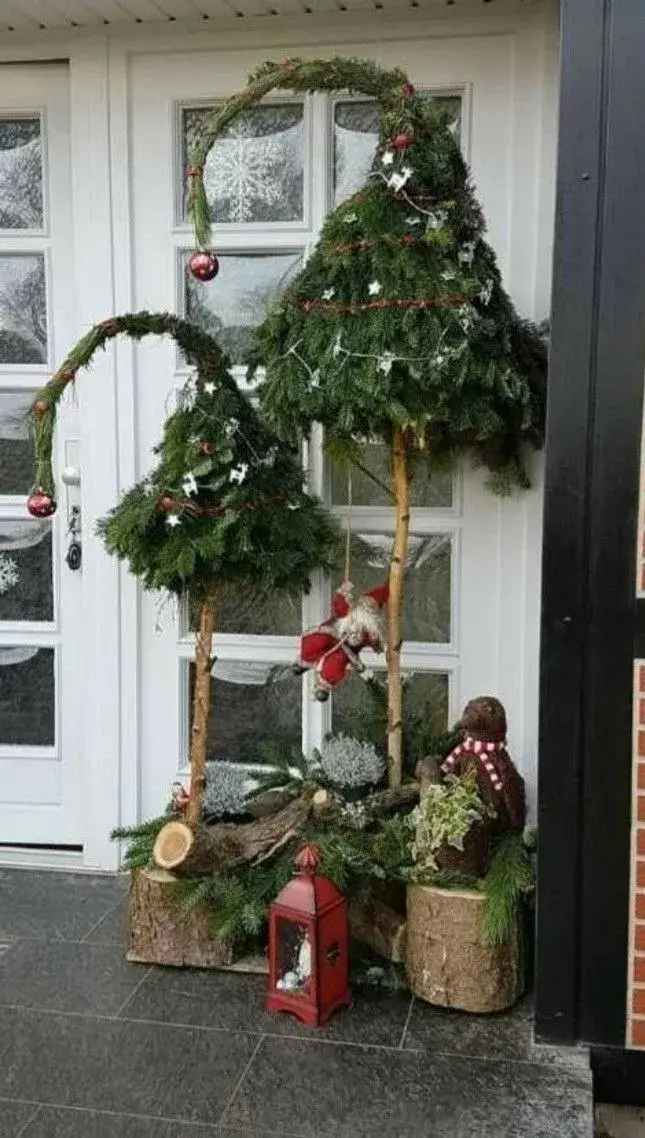 Jak odekorovat zahradu před Vánocemi?