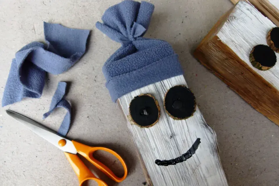 sněhulák ze dřeva