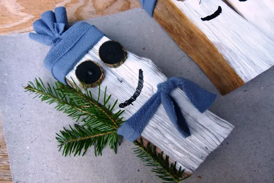 sněhulák ze dřeva