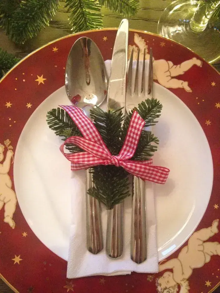 Prostírání na štědrovečerní tabuli
