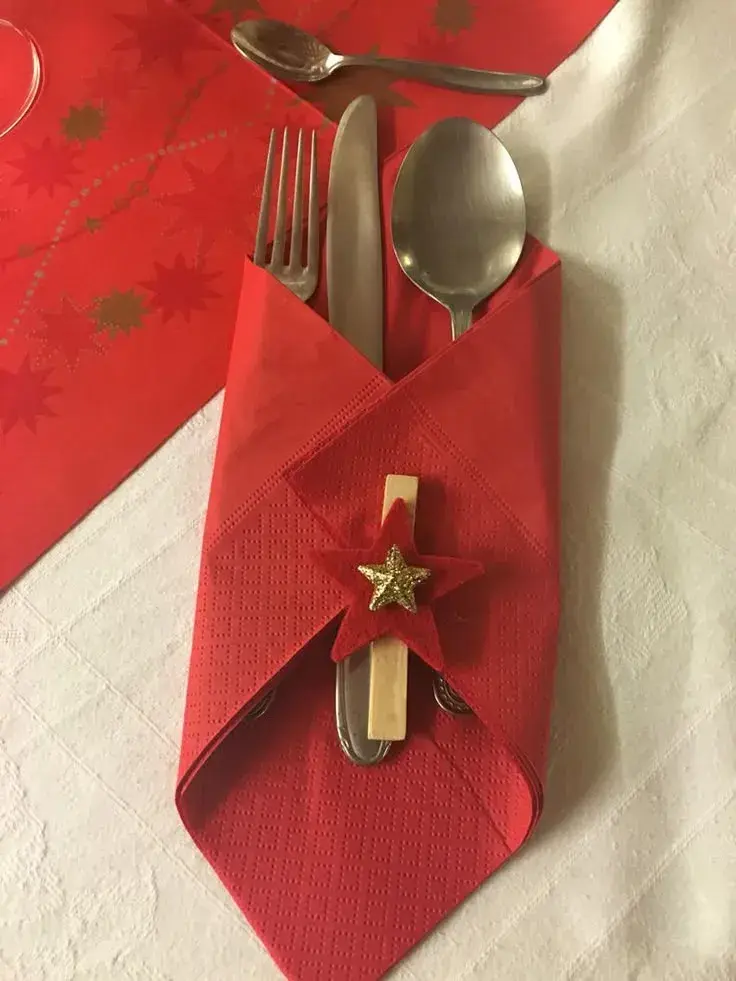 Prostírání na štědrovečerní tabuli