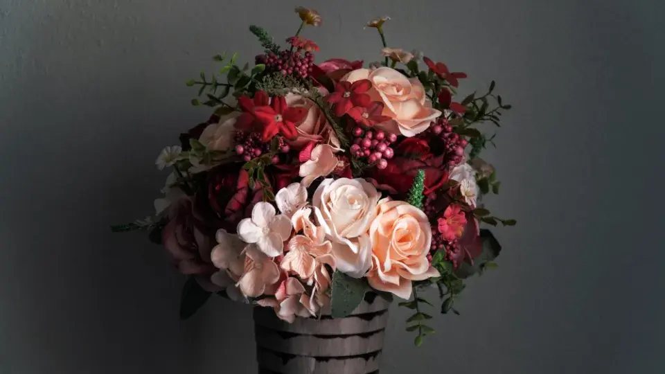 Vánoční dekorace ze živých květin