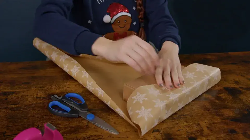 Zabalte vánoční dárky vkusně a jako profesionálové