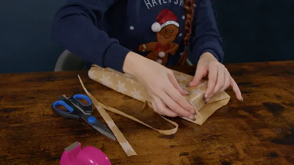 Zabalte vánoční dárky vkusně a jako profesionálové