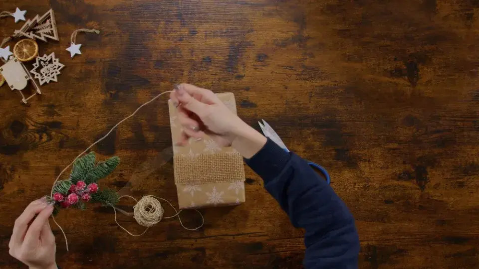 Zabalte vánoční dárky vkusně a jako profesionálové