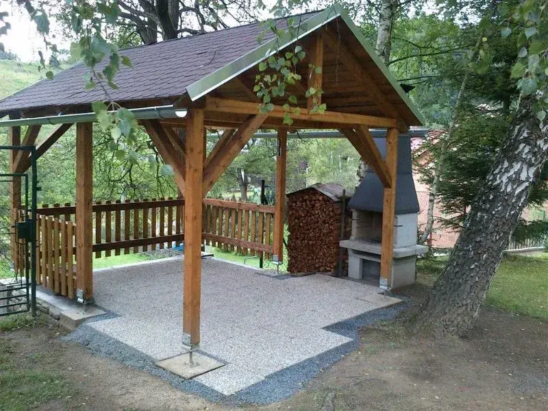 Nejčastější spory se sousedy vznikají kvůli stavbám na zahradě, ale i z malicherností