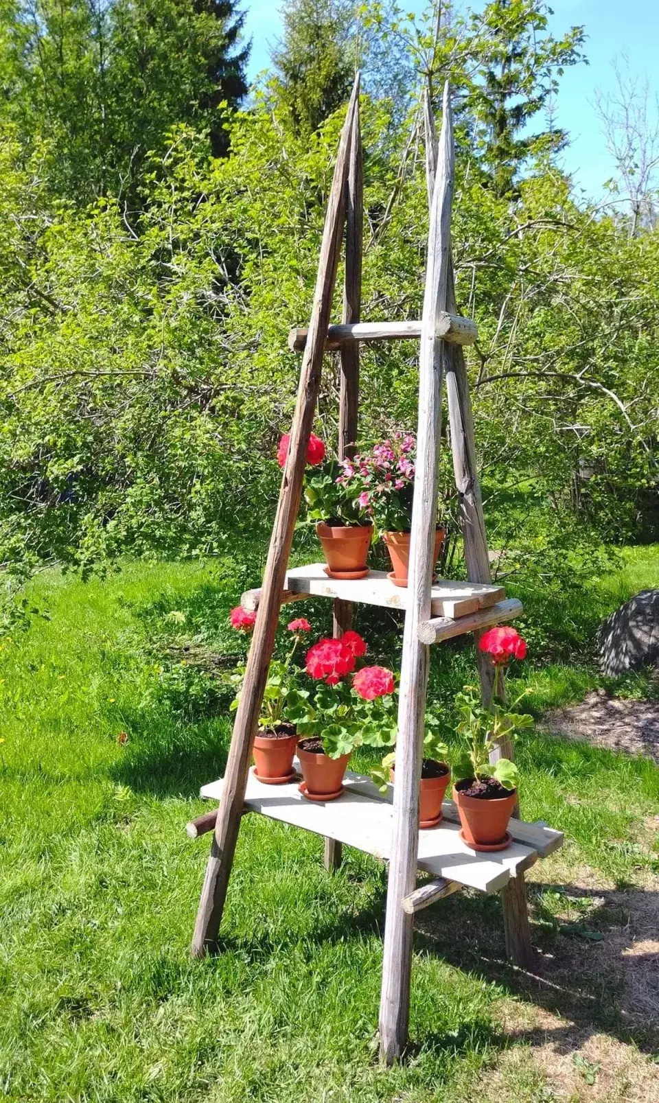 Venkovní stojany na květiny vhodné do zahrady