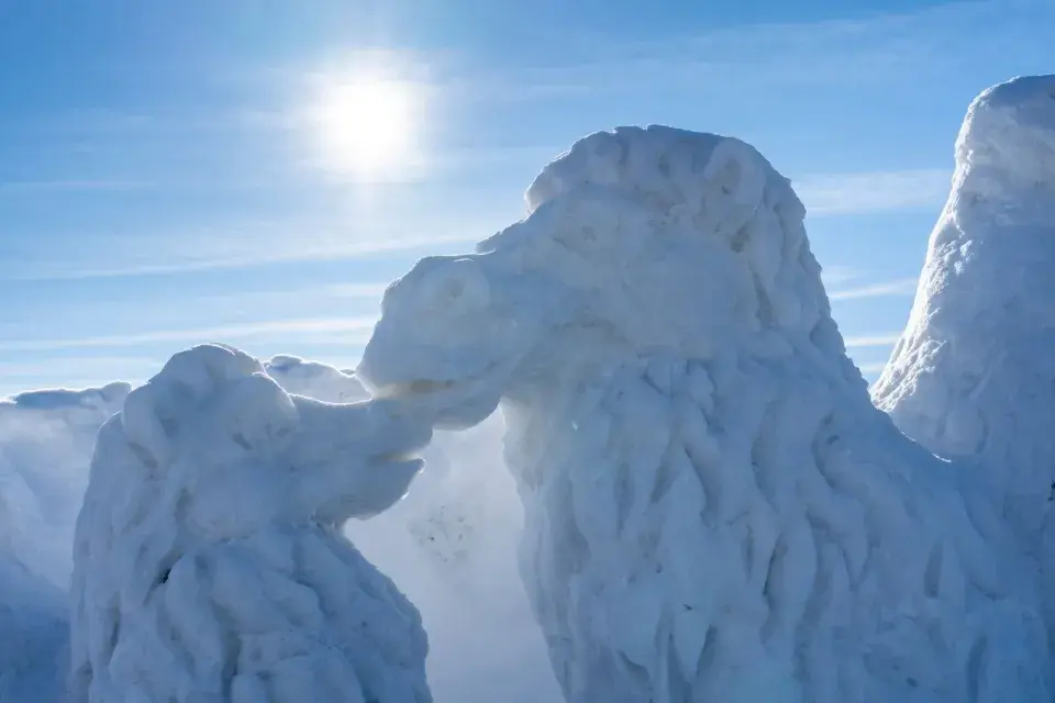 Ledové sochy na Pustevnách 