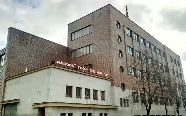 Pololetní prázdniny