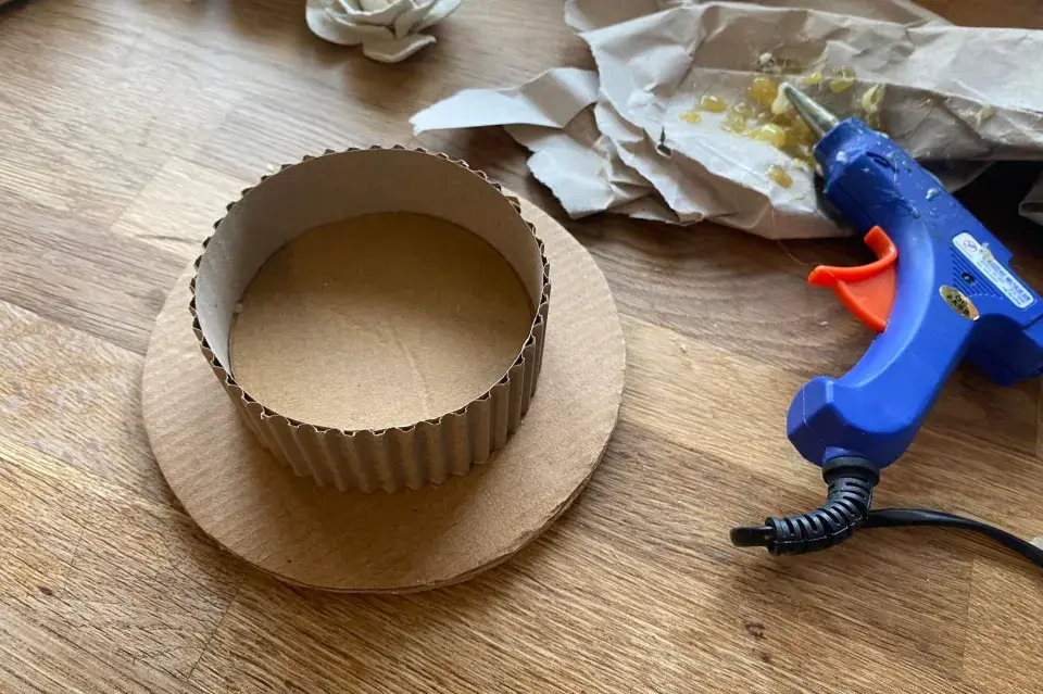 Svícen z krabičky od vajec