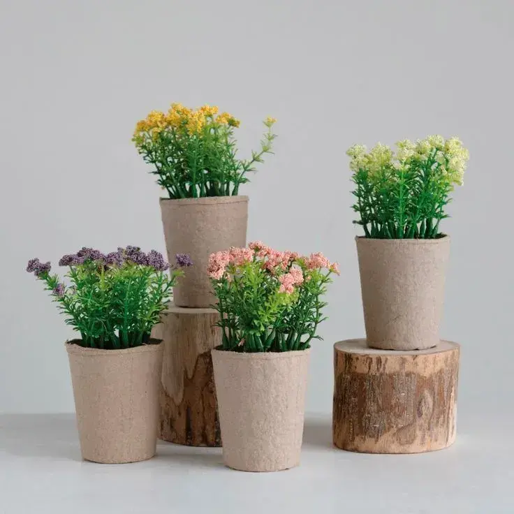 Plastové květináče